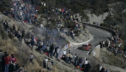 Και τώρα τα κεφάλια μέσα…