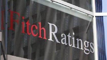 Νέο χτύπημα της Fitch στην Ελλάδα