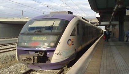 «Κόβονται» δρομολόγια του προαστιακού