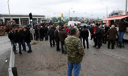 Ξανά στους δρόμους οι αγρότες