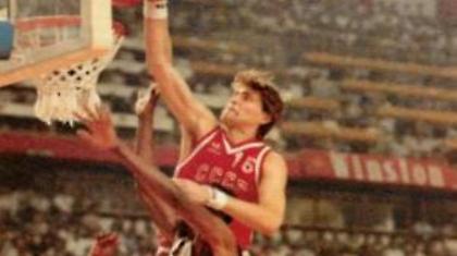 Ντέιβιντ Ρόμπινσον εναντίον Άρβιντας Σαμπόνις (video)