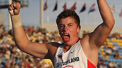 Συνεχίζει απτόητος