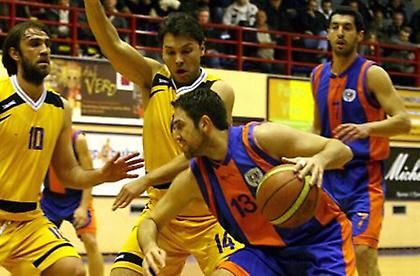 Με το αριστερό ο Παπανικολάου στην ΑΕΚ