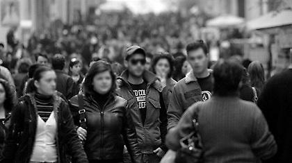 «Κόψτε 200 ευρώ από τον κατώτατο μισθό»!