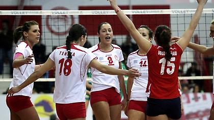 Με το δεξί και «ερυθρόλευκη» ψυχή