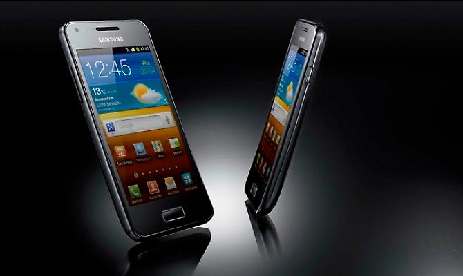 H Samsung αποκάλυψε το Galaxy S Advance