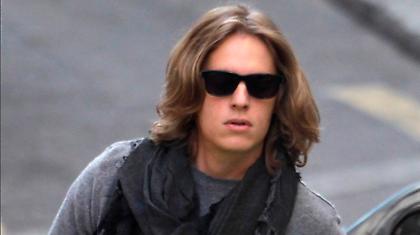 Ο Σαρκοζί αμάρτησε για το παιδί του!