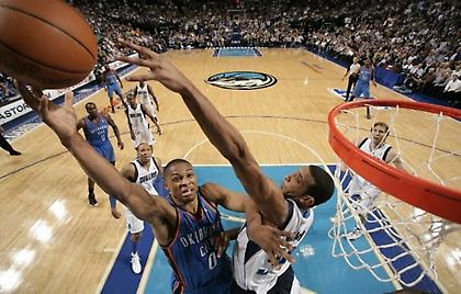 Άστραψαν και βρόντηξαν…