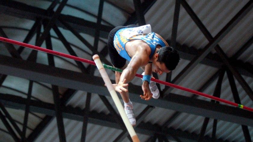 «Κι όλο πετάω…»