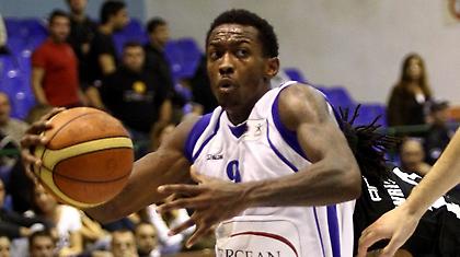 Ένας μπασκετμπολίστας προσπαθεί να πει το όνομα της ομάδας του (Video)