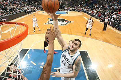 Μεγάλες νίκες Λέικερς, Χιτ και σούπερ Πέκοβιτς