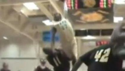 Πέρασε από πάνω του και κάρφωσε (Video)