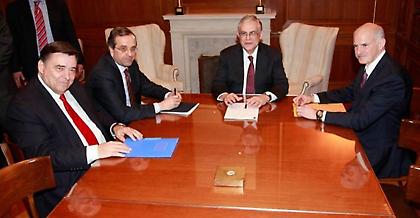 Στο Μαξίμου οι πολιτικοί αρχηγοί σε κλίμα τελεσίγραφου