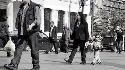 Νέο μαχαίρι στο αφορολόγητο και νέα σενάρια για τις συντάξεις