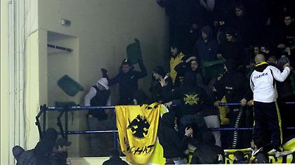 Δύο συλλήψεις για τη μαχαιριά σε οπαδό της ΑΕΚ