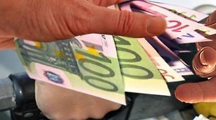 Βγήκα άνθρωπος σκάρτος, της μίζας και του ομορφάντρα