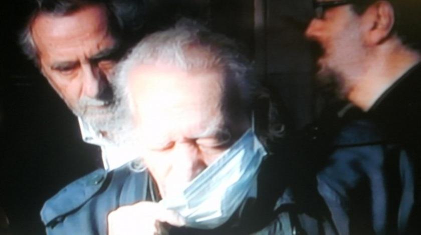 Σε ημιλιπόθυμη κατάσταση Γλέζος και Θεοδωράκης