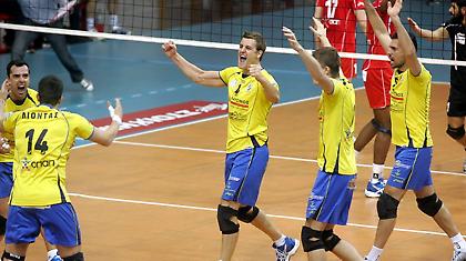 «Ερυθρόλευκη» αυτοκτονία, απόρθητο Βραχάτι