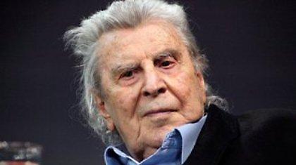 Σε ξεσηκωμό καλεί τους Έλληνες ο Μ. Θεοδωράκης