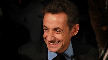 Τwitter και Facebook τα νέα όπλα του Σαρκοζί