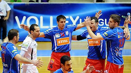 Ξανά στην τριάδα