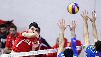 Τα βλέμματα σε Σύρο, Λαμία και Βραχάτι