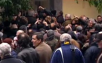 Εικόνες ντροπής στο Αιγάλεω