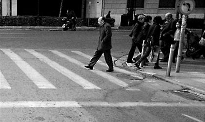 Πειραματόζωα οι Έλληνες...