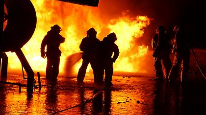 Τρεις νεκροί από πυρκαγιά σε υπόγειο στον Βύρωνα
