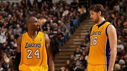 Σκληρή κριτική Κόμπι στη διοίκηση