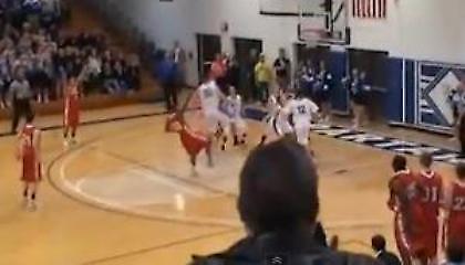 Εκφωνητής λήγει το παιχνίδι πριν την ώρα του (Video)