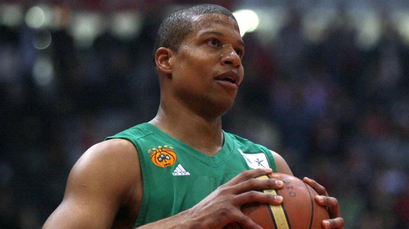 Πάνοπλος ο Παναθηναϊκός με Αρμάνι