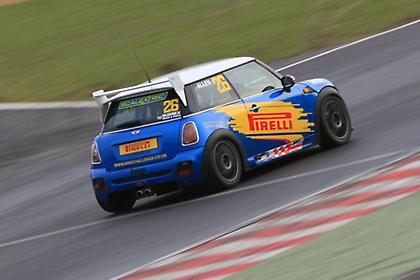 Η Pirelli χορηγός στο Mini Challenge