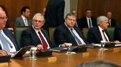 Παπαδήμος στο υπουργικό: Το 2013 ανάπτυξη, αν…