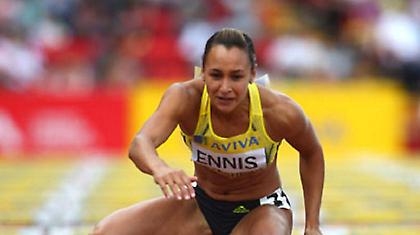 Με «πρώτα βιολιά» Ενις, Φάρα