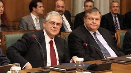 Αγώνας δρόμου για την κυβέρνηση για να κλείσουν τις εκκρεμότητες