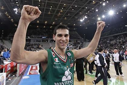 «Μου λένε ‘μη γυρίσεις’, αλλά…»