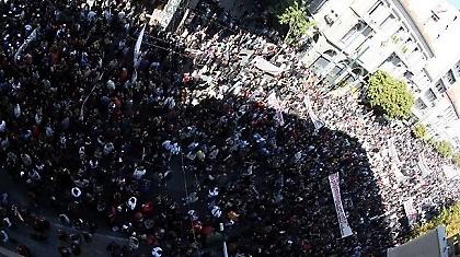 Δύο χρόνια στους δρόμους