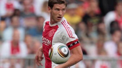 Περιμένει τις «γκέλες»