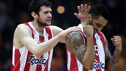 Οι νεόπλουτοι σπίτι και ο Ολυμπιακός δεν σταματά...