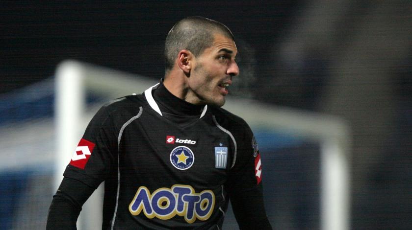 Εκτός οι Χακόμπο, Αλβάρες