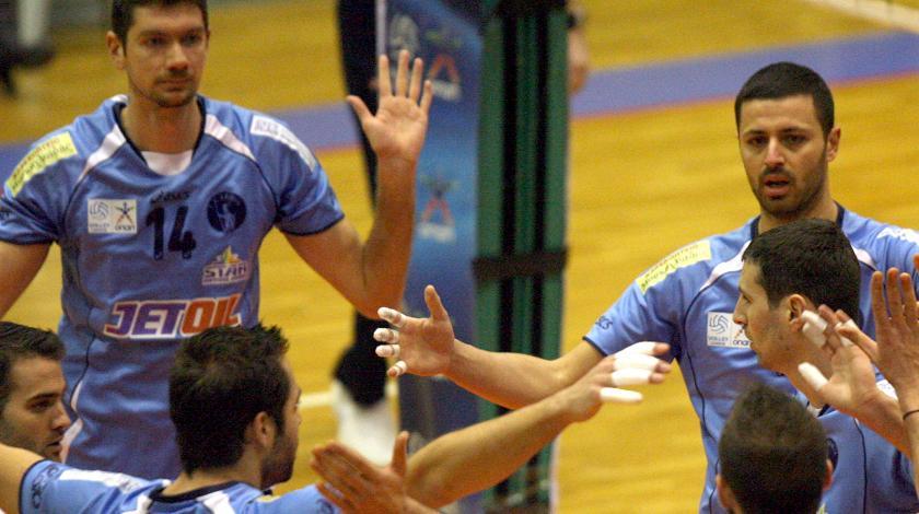 Πεντάδα και περιμένει