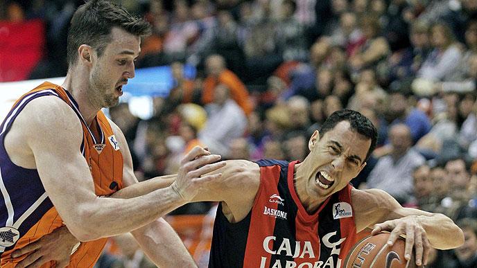 Δεν το κουνά από την τρίτη θέση