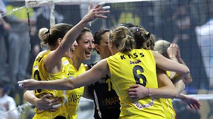 Αγκαλιά με τον τίτλο!