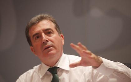 Ο Χρυσοχοΐδης δίπλα στον Βενιζέλο