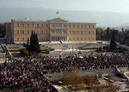 Ποιος θα υπερασπιστεί ένα λαό που έχει αποφασίσει να αυτοκτονήσει;