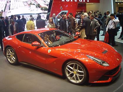 Βάζουν φωτιά στην άσφαλτο...