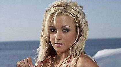 Η τσιρλίντερ που έγινε βασίλισσα της βιομηχανίας του πορνό (Pics)