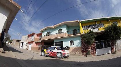 Συνεχίζει ακάθεκτος!