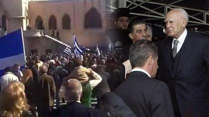 Ο φόβος του υπουργού μπροστά στην... παρέλαση!